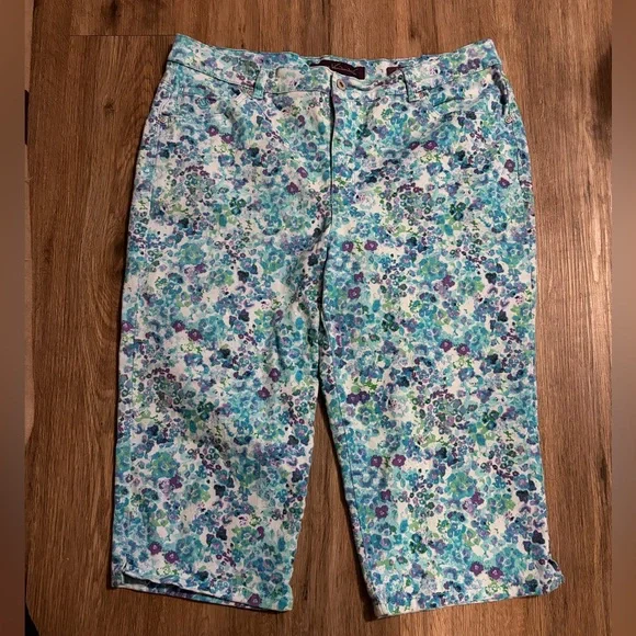 Gloria Vanderbilt Amanda Capris - Size 16W - Picture 2 of 6